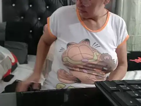 Snapshot of jellyfishhot chatting on February 2025 04:42:02 PM jellyfishhot online show from February 2025 04:42:02 PM