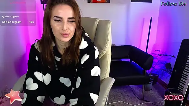 xx adrihanna xx online show from March 2025 04:28:02 PM