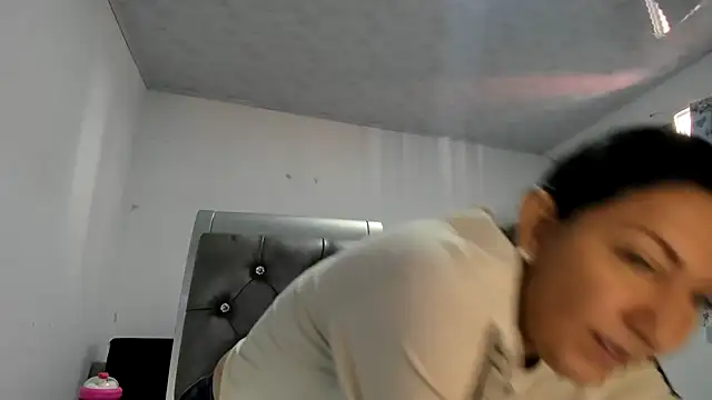 Angelblue  online show from September 2025 01:44:02 PM