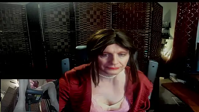 CharlotteAshton online show from July 2026 01:18:02 PM