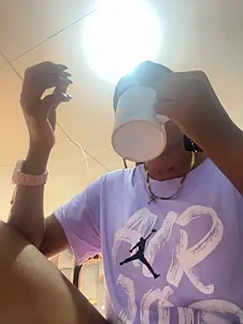 coral1727 online show from November 2025 01:04:01 AM