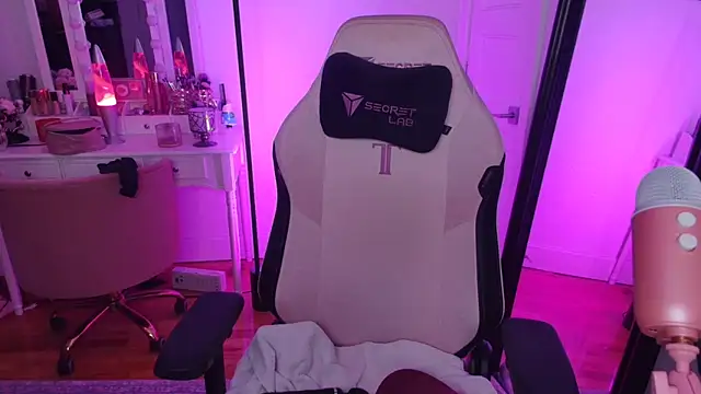 rachelbrooksxx online show from April 2026 06:43:01 PM