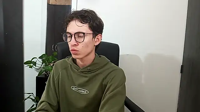 Snapshot of Norehg chatting on November 2025 04:44:01 PM Norehg online show from November 2025 04:44:01 PM