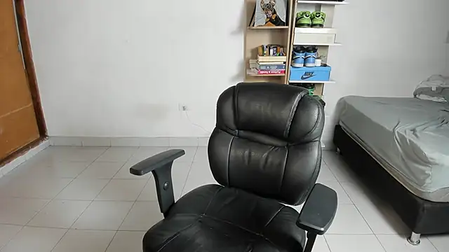 imtonny19 online show from October 2025 12:53:01 AM