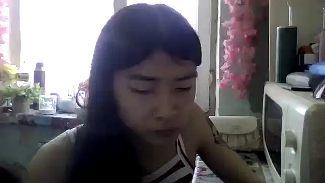 CarlyJoy online show from April 2026 11:52:02 AM