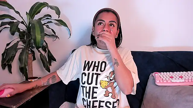 im amber online show from October 2025 02:05:01 PM