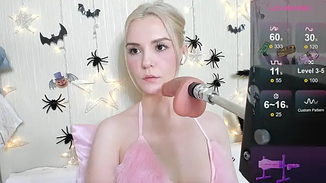 Kaya Devis online show from November 2025 04:36:01 AM