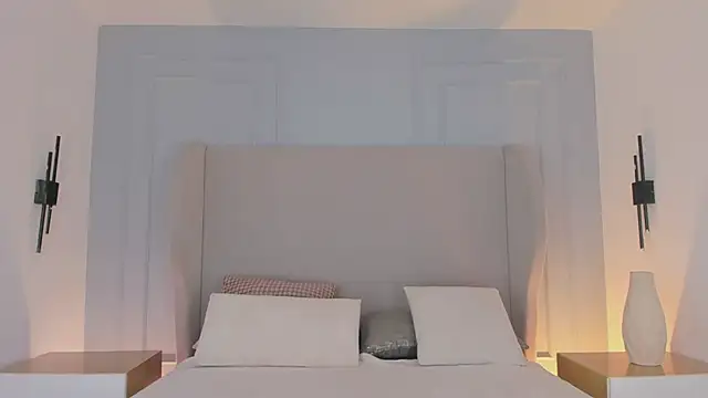 chloe d online show from March 2026 12:11:01 PM