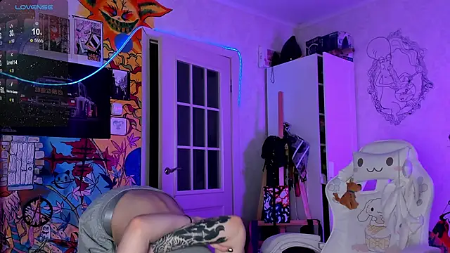 Sunny Mouse  online show from December 2024 03:59:01 PM