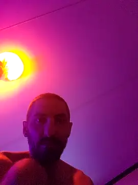 Bi curious86 online show from February 2026 01:46:01 AM