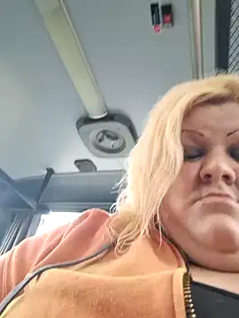 Snapshot of ducicsajsziii chatting on March 2025 12:18:02 PM ducicsajsziii online show from March 2025 12:18:02 PM