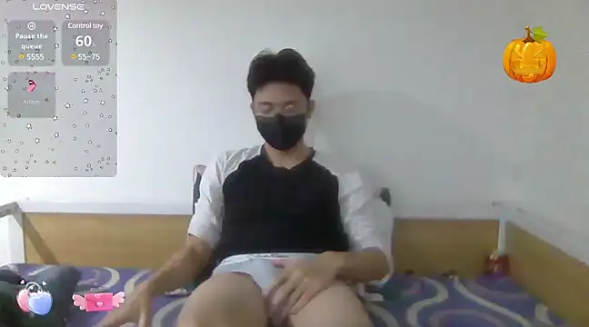 Gwencloudy online show from February 2025 04:35:01 PM