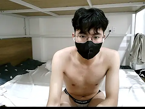 Snapshot of Gwencloudy chatting on February 2026 05:01:02 AM Gwencloudy online show from February 2026 05:01:02 AM