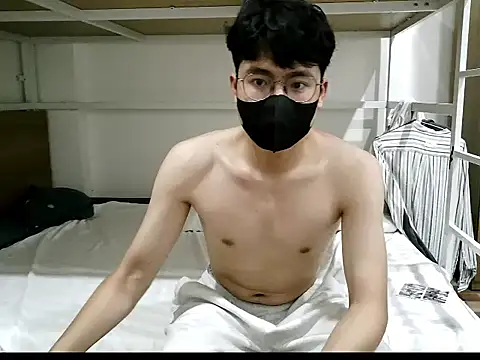 Snapshot of Gwencloudy chatting on February 2026 09:19:01 AM Gwencloudy online show from February 2026 09:19:01 AM