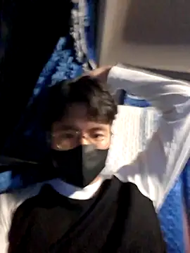 Snapshot of Gwencloudy chatting on March 2026 12:43:01 PM Gwencloudy online show from March 2026 12:43:01 PM