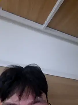 Gwencloudy online show from May 2026 03:52:01 PM