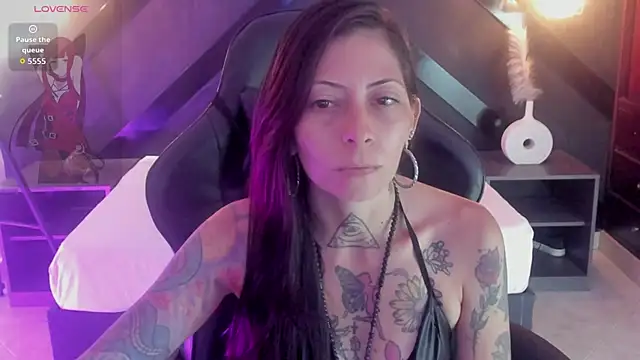 Snapshot of dark_gotica chatting on June 2026 07:27:02 PM dark gotica online show from June 2026 07:27:02 PM