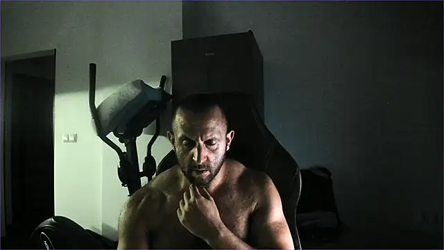 Hugealphabeast online show from July 2026 06:32:01 PM