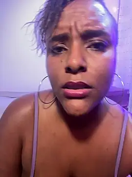Snapshot of DianaBrownXX chatting on July 2026 12:48:01 AM DianaBrownXX online show from July 2026 12:48:01 AM