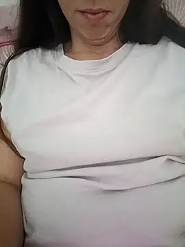 Snapshot of bruna_safadinhaa chatting on September 2025 03:56:02 PM bruna safadinhaa online show from September 2025 03:56:02 PM