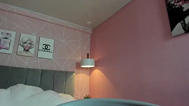 dolly zoe online show from January 2025 10:22:01 PM