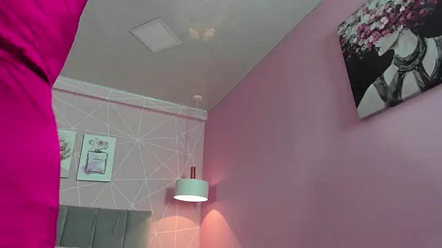 dolly zoe online show from March 2025 04:27:01 AM