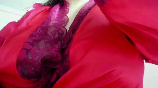 dolly zoe online show from October 2025 04:31:01 AM