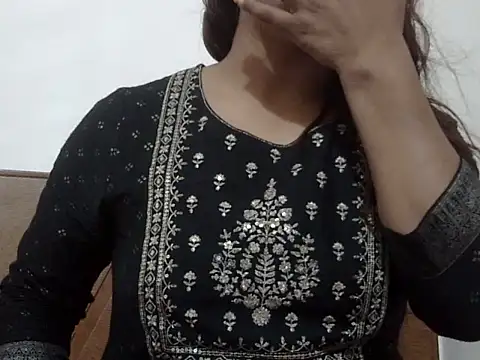 shekira99 online show from October 2025 07:34:01 PM