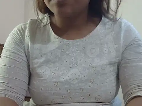 shekira99 online show from December 2025 02:39:02 AM