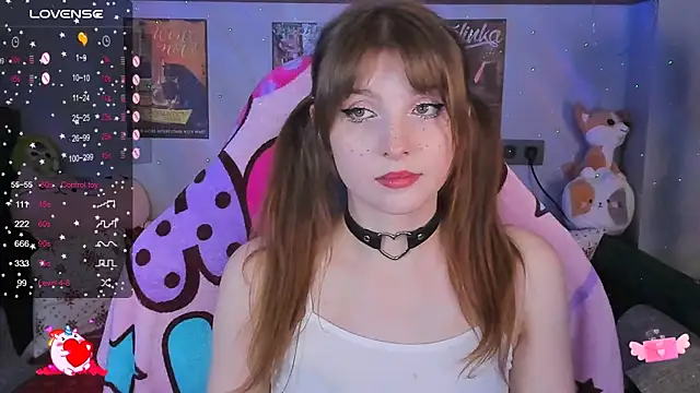 Snapshot of AliceLanley chatting on December 2024 11:43:01 AM AliceLanley online show from December 2024 11:43:01 AM