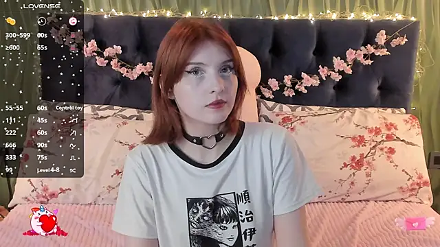 Snapshot of AliceLanley chatting on September 2025 11:37:02 AM AliceLanley online show from September 2025 11:37:02 AM