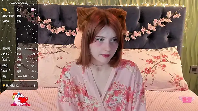 Snapshot of AliceLanley chatting on September 2025 12:32:02 PM AliceLanley online show from September 2025 12:32:02 PM