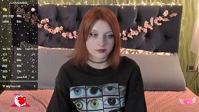 Snapshot of AliceLanley chatting on October 2025 11:31:02 AM AliceLanley online show from October 2025 11:31:02 AM