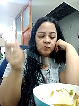 Snapshot of lucia_vonne_ chatting on December 2024 11:12:02 PM lucia vonne online show from December 2024 11:12:02 PM