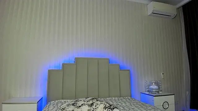 ooksiiii online show from February 2025 12:31:02 AM