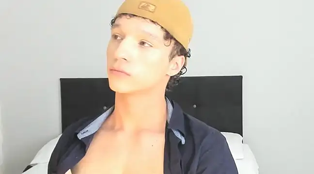 Snapshot of angelcortes chatting on February 2025 08:42:01 PM angelcortes online show from February 2025 08:42:01 PM