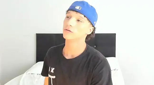 Snapshot of angelcortes chatting on March 2025 09:15:02 PM angelcortes online show from March 2025 09:15:02 PM