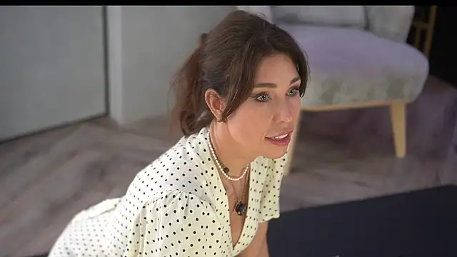 Snapshot of Arte_Adelle chatting on July 2026 08:59:01 PM Arte Adelle online show from July 2026 08:59:01 PM
