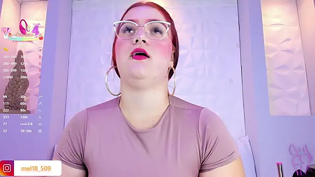 Snapshot of MelanieKlaus chatting on November 2025 11:33:02 AM MelanieKlaus online show from November 2025 11:33:02 AM