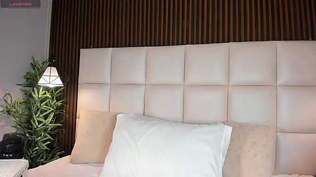 Snapshot of MelanieKlaus chatting on February 2026 11:33:01 AM MelanieKlaus online show from February 2026 11:33:01 AM