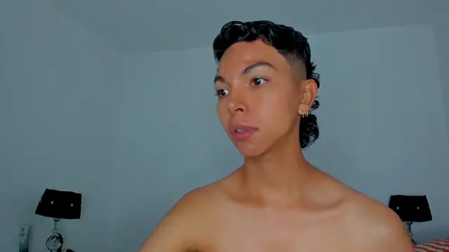 Snapshot of xhenisa_ chatting on March 2026 04:35:02 PM xhenisa online show from March 2026 04:35:02 PM