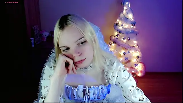 Emily Nyaffee online show from December 2024 09:19:01 PM