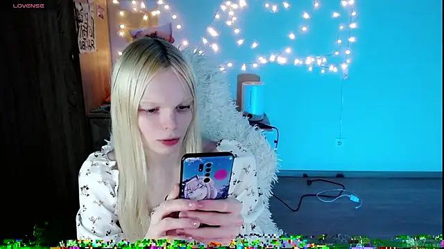 Emily Nyaffee online show from March 2025 01:53:02 AM