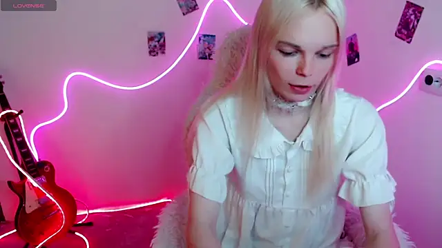 Emily Nyaffee online show from September 2025 02:27:01 PM