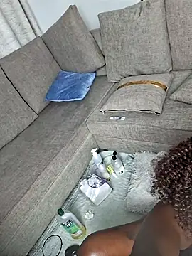 hornycreamybabe online show from December 2025 03:18:02 PM