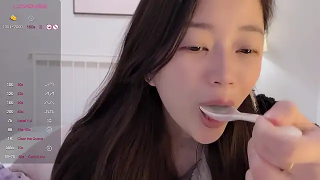 Snapshot of A-xena chatting on March 2025 01:04:02 AM A-xena online show from March 2025 01:04:02 AM