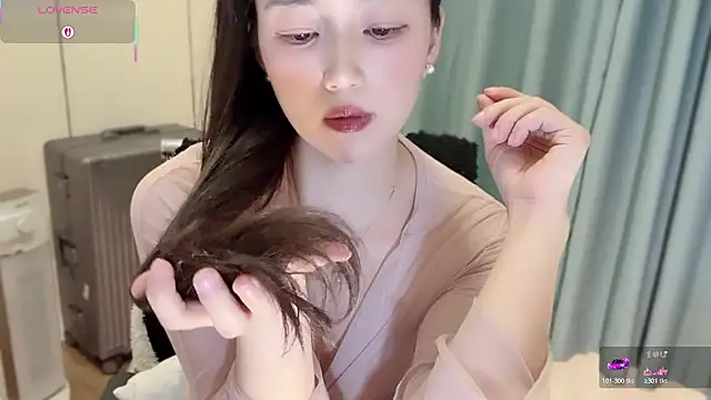 Snapshot of A-xena chatting on November 2025 03:04:01 PM A-xena online show from November 2025 03:04:01 PM