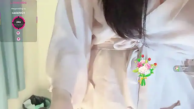 Snapshot of A-xena chatting on December 2025 02:33:01 PM A-xena online show from December 2025 02:33:01 PM