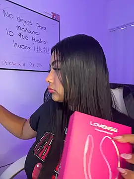 NatashaBrown12 online show from November 2025 01:00:01 PM