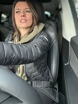 LadyLena1 online show from November 2025 06:10:01 PM